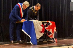 Photo of the Mayors of Gournay-en-Bray and Hailsham re-signing the Twinning Charter in October 2026